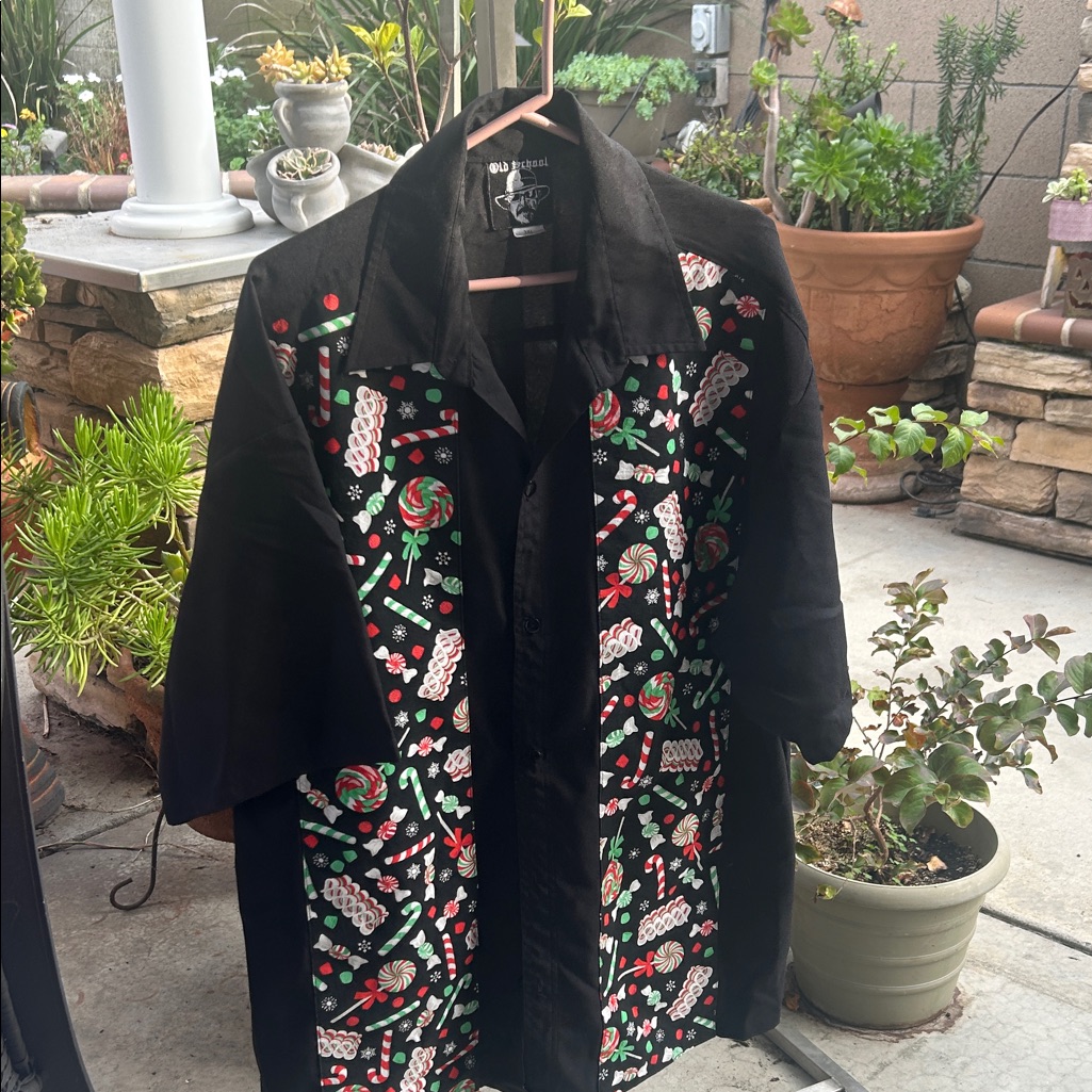 Men’s Christmas Black Candy Print Button-Up Shirt